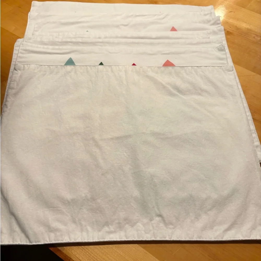 Holiday Placemats-Colorful Tree Print, Crate and Barrel, 18.5” X13.5”. Set of 8.
